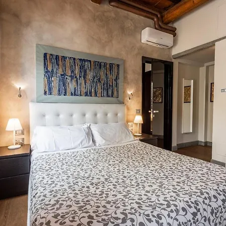 Cosy In Glamorous Santo Spirito Apartment Florence