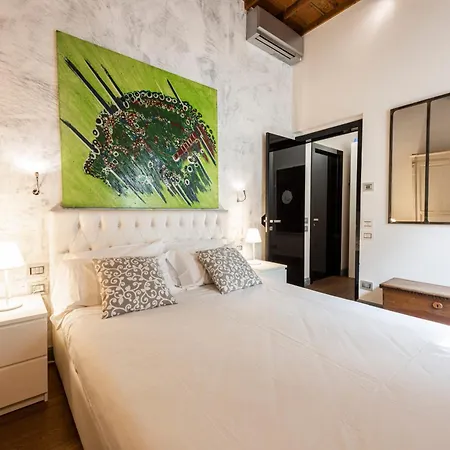 Cosy In Glamorous Santo Spirito Apartment Florence